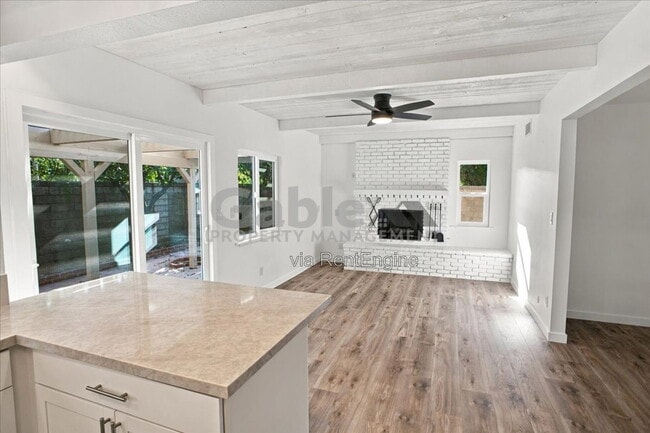 Building Photo - 25753 Rana Dr