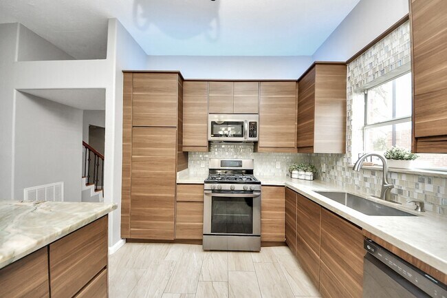 Building Photo - 20922 Whitevine Way