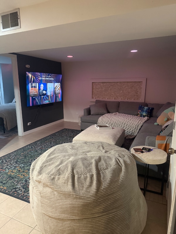 Building Photo - 725 Buffalo Cir