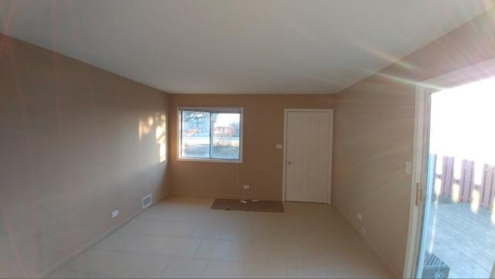 Building Photo - 1733 Queensbury Cir