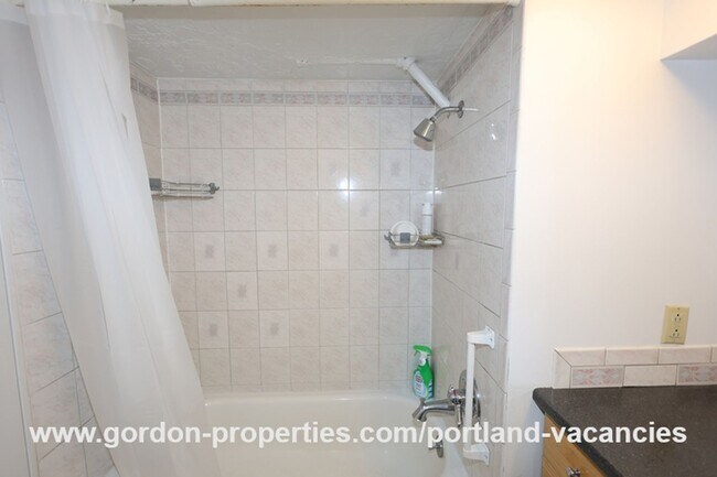 Building Photo - MOVE IN SPECIAL: SE 88th Ave - 2 bedroom a...