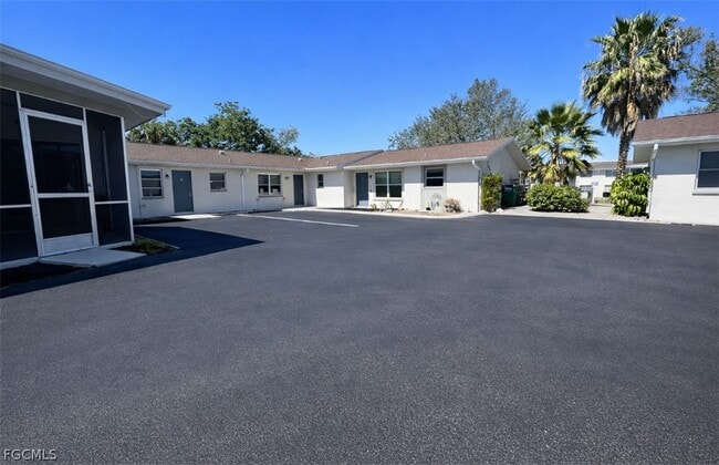 Building Photo - 1107 SE 46th Ln