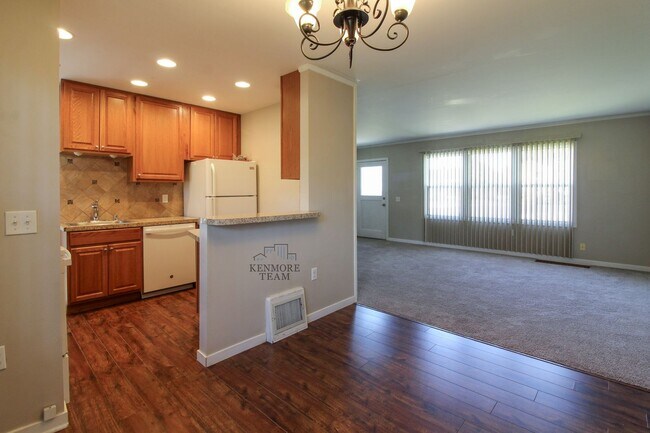 Building Photo - 2 Bedroom, 1 Bath Duplex in Central Richland