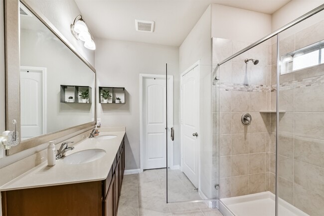 Building Photo - 533 Winburn Tide Ln