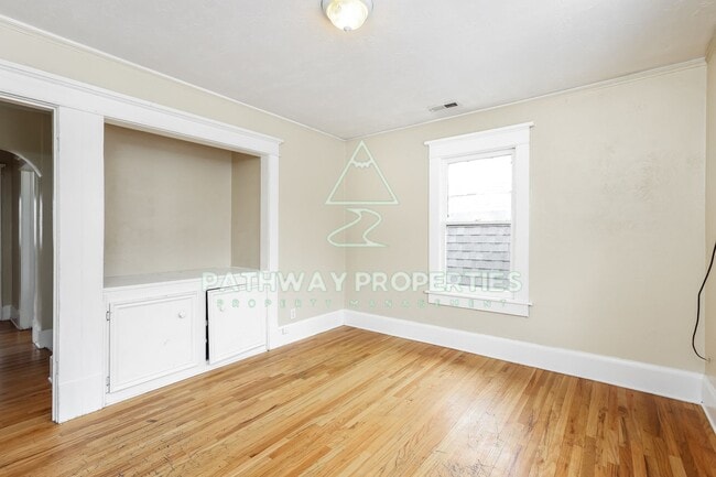 Building Photo - 318 S 1200 E