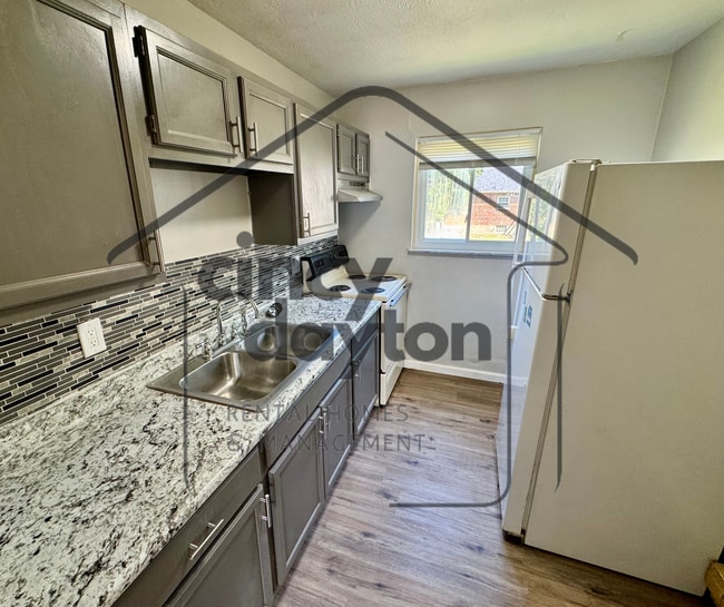 Building Photo - 6118 Stover Ave