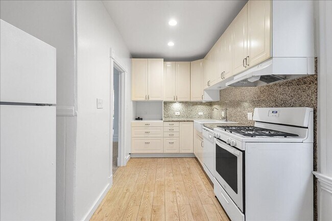 Building Photo - 1817 Sherman St