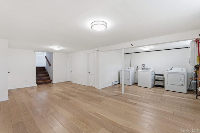 Building Photo - 1374 Prospect Ave