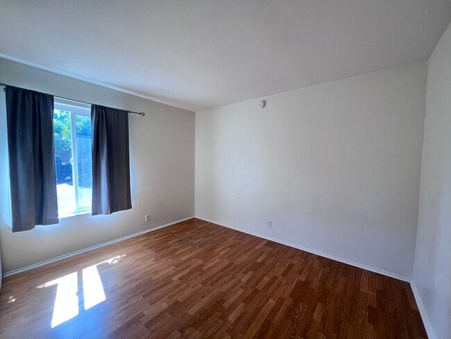 Building Photo - BRIGHT & SPACIOUS 3BD/2BA TOWNHOME IN PLEASANTON CA!!!