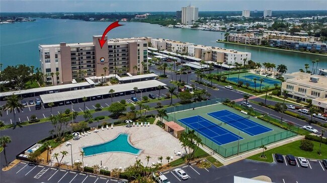 Building Photo - 7700 Sun Island Dr S