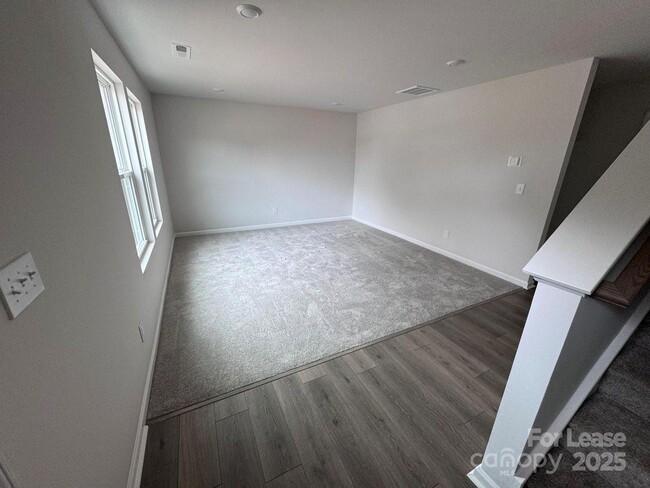 Building Photo - 2328 Donnelly Hls Ln