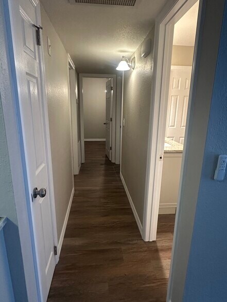 Hallway - 1131 N Trudel Pt