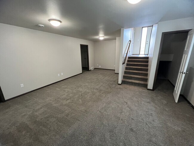 Building Photo - 3220 31st St S