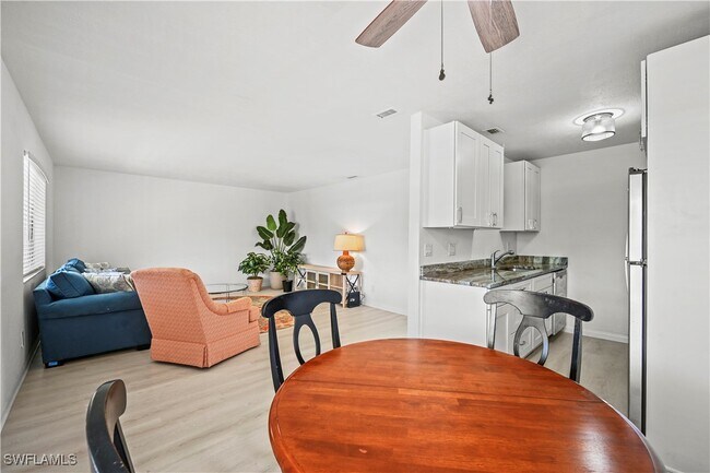 Building Photo - 4607 Bayshore Dr