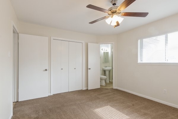 Building Photo - 407 Holly Ln