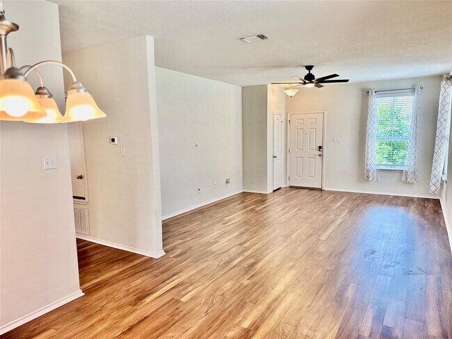 Building Photo - 717 Bayberry Cir