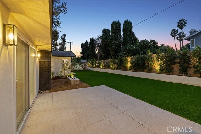 Building Photo - 7663 Sedan Ave