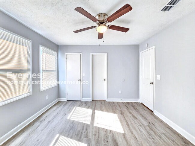Building Photo - 2431 Corner Shoals Dr
