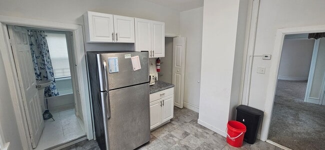 Building Photo - 901 N Ohio Ave