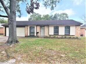 Building Photo - 955 Seagate Ln