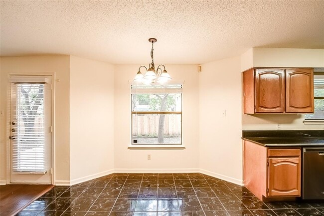 Building Photo - 6914 Dallas Dr