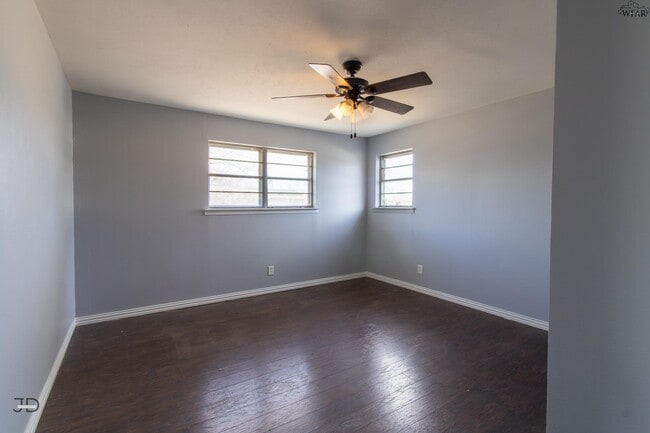 Building Photo - 4653 Balboa Dr