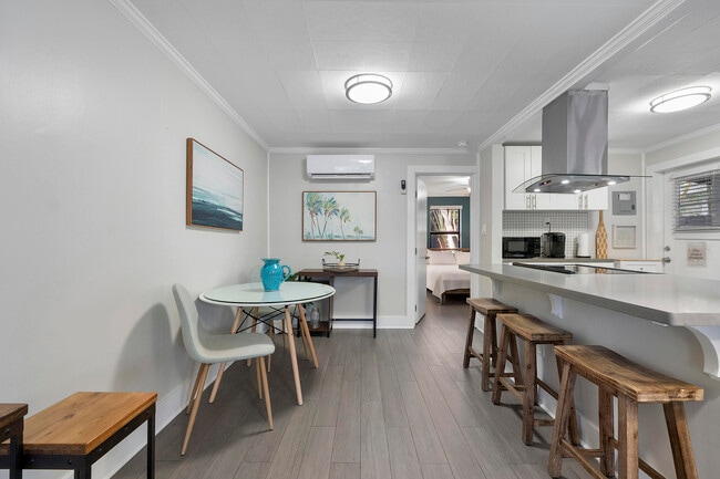 Building Photo - 551 SW 13th Ave