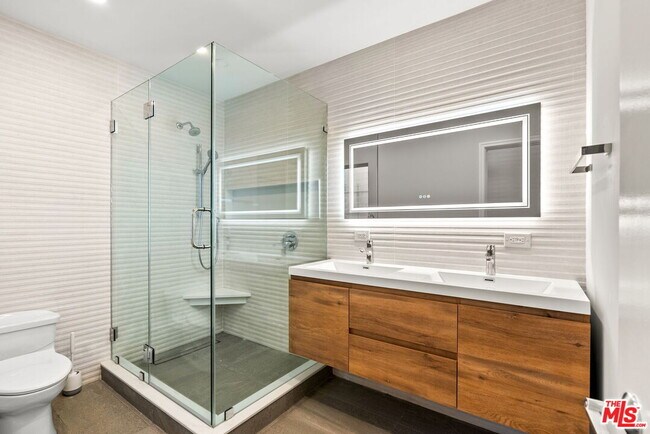 Building Photo - 4771 La Villa Marina