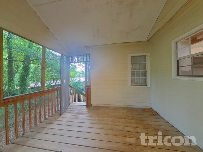 Building Photo - 350 Jamaica Cove SW