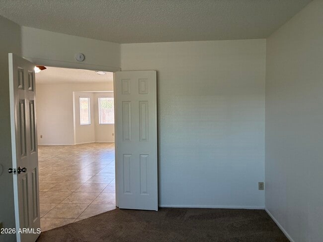 Building Photo - 10820 W Wagon Wheel Dr