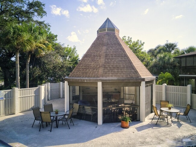 Building Photo - 7203 Curtiss Ave