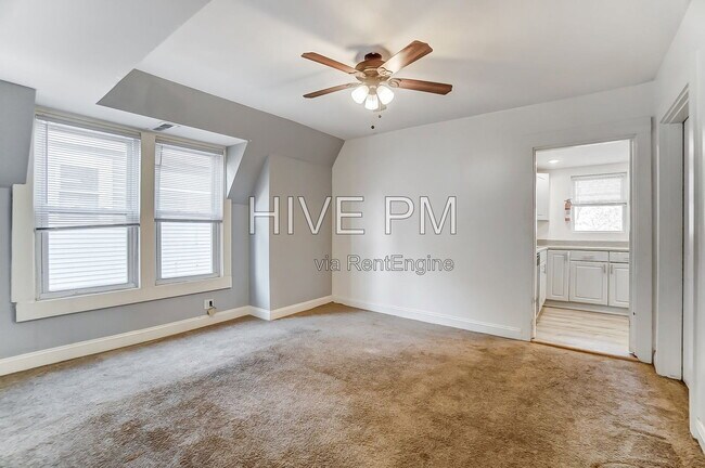 Building Photo - 3246 Linwood Ave