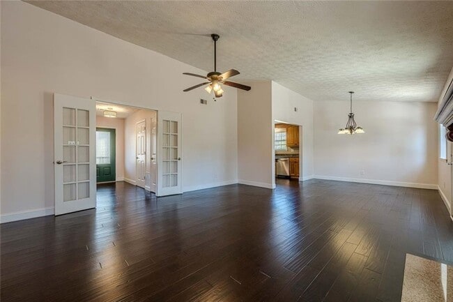 Building Photo - 2491 Redfield Dr