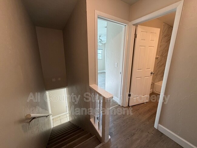 Building Photo - 1718 SW 69th Terrace