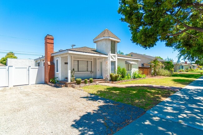 Primary Photo - 3636 Gardenia Ave