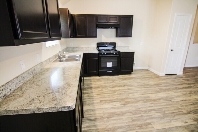 Building Photo - Evergreen Villas - 13147 Italian Cypress T...