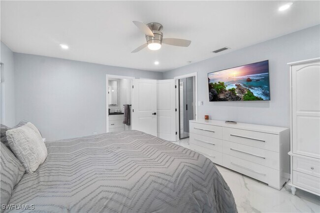 Building Photo - 659 108th Ave N