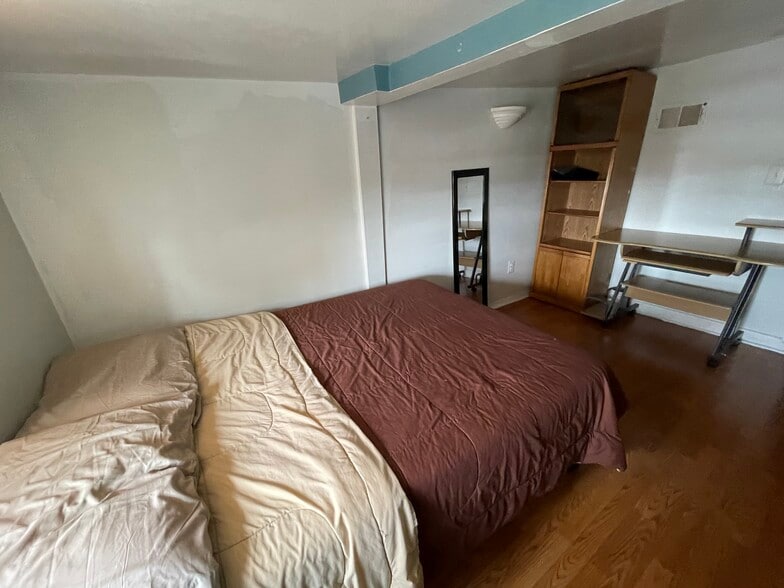 Primary Photo - 1013 St Paul St