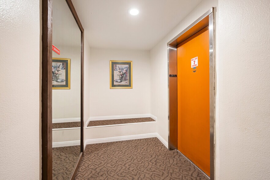 Building Photo - 310 N Jackson St