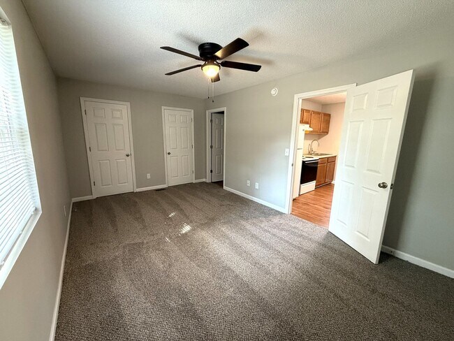 Building Photo - 1 Bedroom / 1.5 Bath with Garage in Gray, TN!