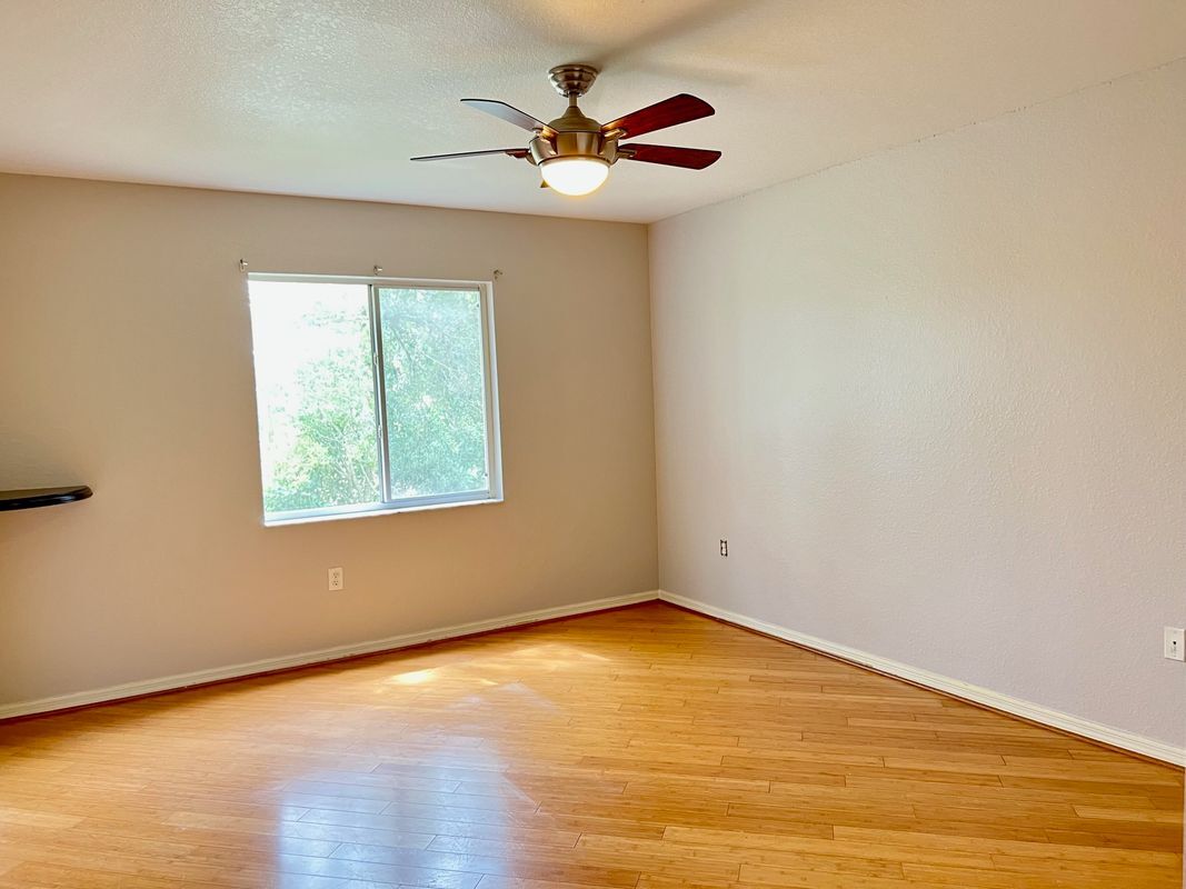 Building Photo - 8294 Key Royal Cir