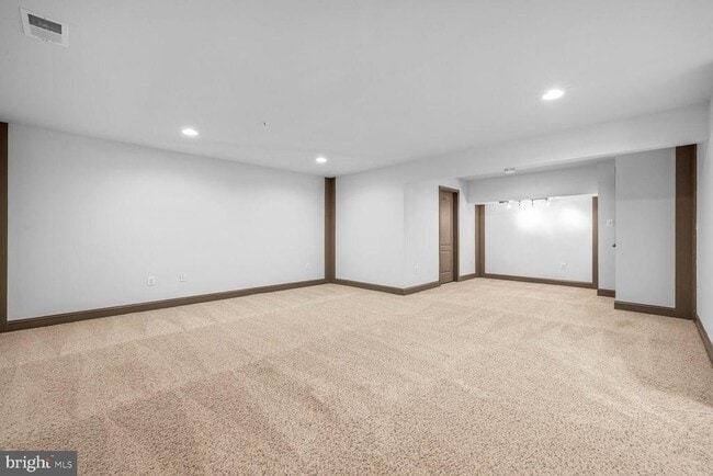 Building Photo - 306 Park Ave