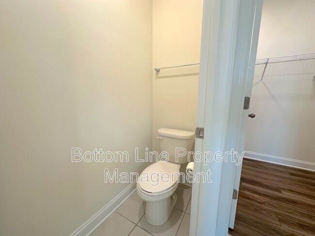 Building Photo - 4487 Fls Lk Dr S W