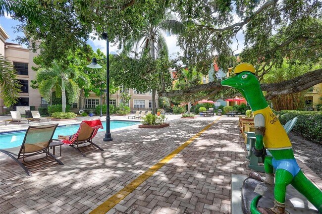 Building Photo - 410 S Armenia Ave