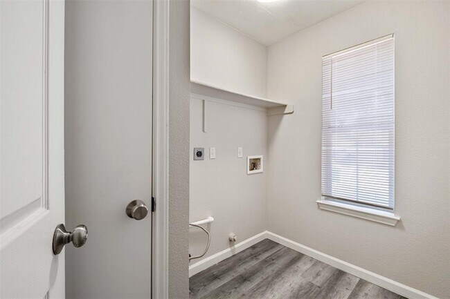 Building Photo - 21216 Derby Day Ave