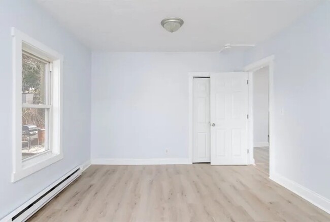 Building Photo - 598 Franklin St