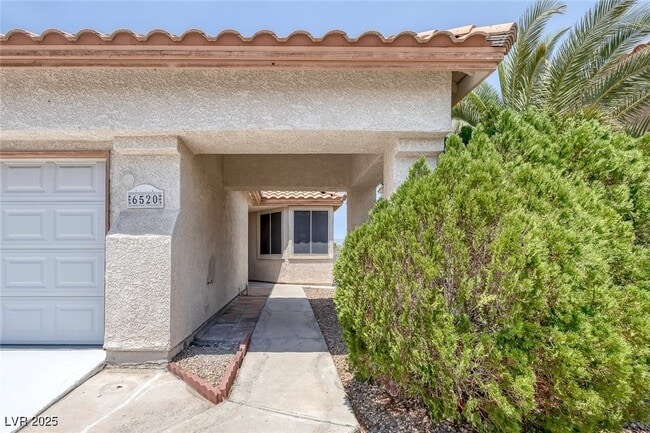 Building Photo - 6520 Lombard Dr