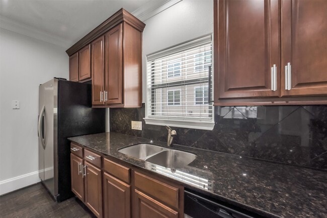 Building Photo - 1335 Studer St