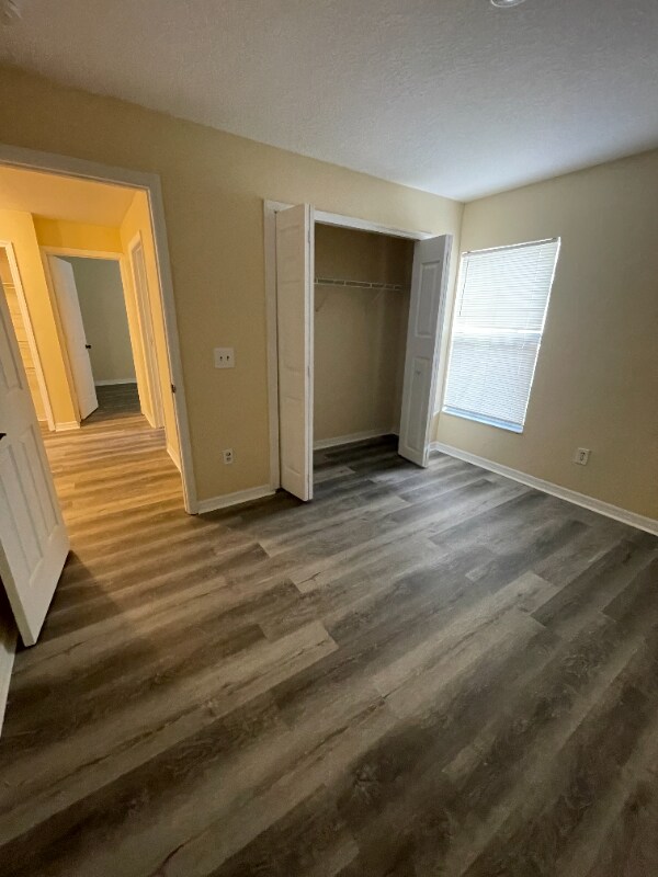 Building Photo - 2704 E 19th Ave