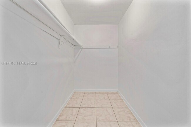 Building Photo - 1560 NE 151st St